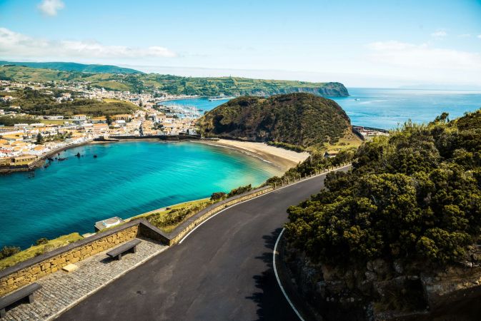 Cestování autem po Azorech je pohodlné. Faial