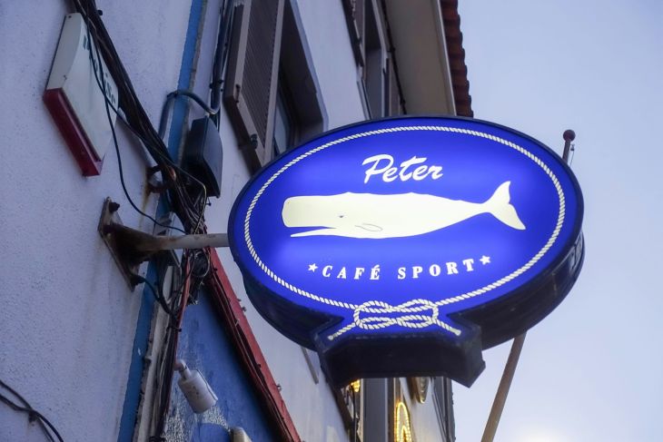 Slavný bar Peter Café 